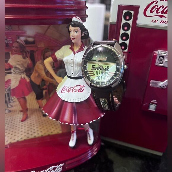 Fossil x Coca-Cola Cherry Coke Limited
Edition Watch Bottle Cap Dial - Picture 3 of 8